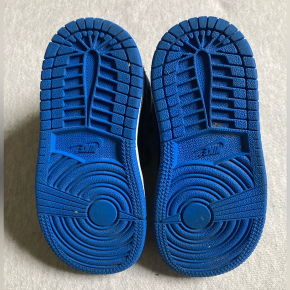 Jordan 1 hi og "royal reimagine" sz.7C - Picture 3 of 5